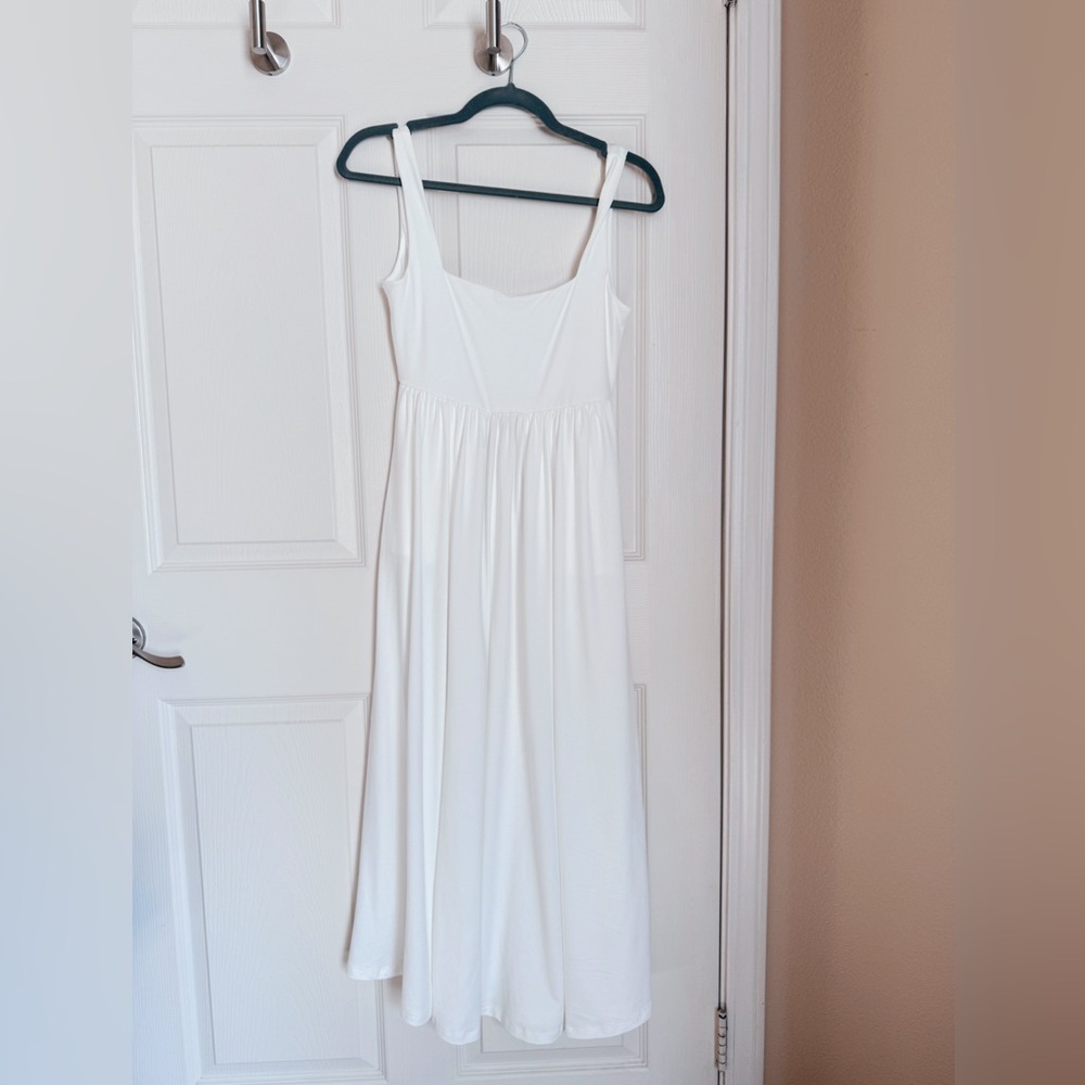 Elegant White Maxi Dress